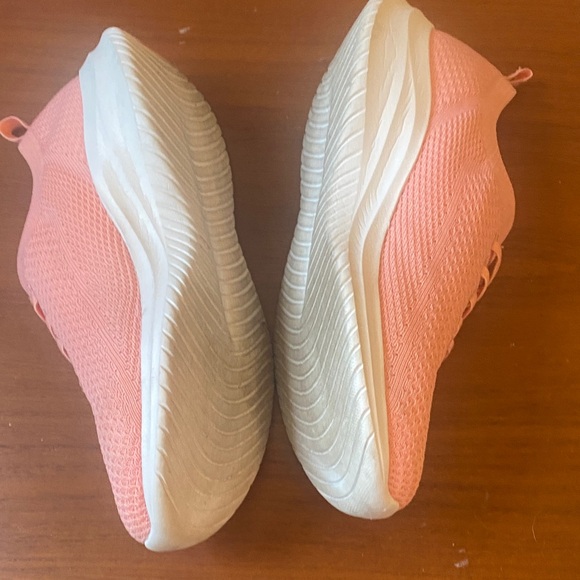 Women's Skechers Slip Pink Athletic Shoes - Picture 8 of 8